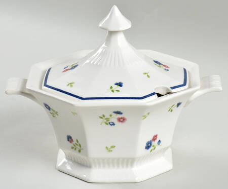 Homespun Sauce Boat & Lid