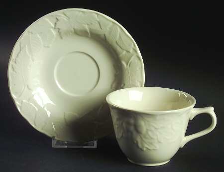 Maple Hill Flat Cup & Saucer Set