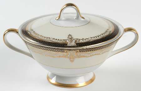 Majestic Sugar Bowl & Lid