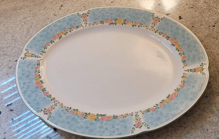 Mayfair (9501, Fine Tableware) 15" Oval Serving Platter