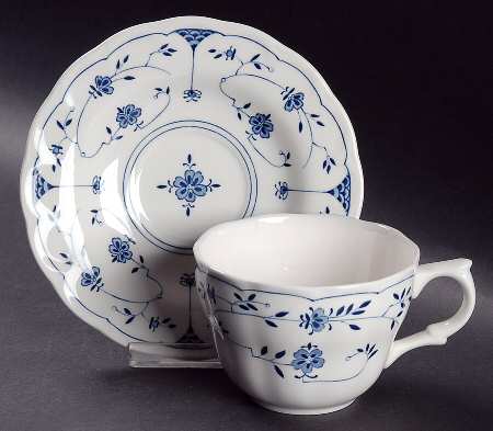 NIK17 Flat Cup & Saucer Set