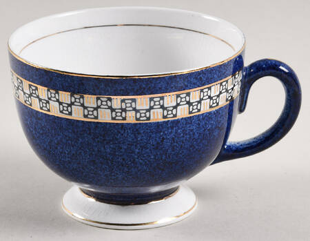 NIK27 Footed Cup