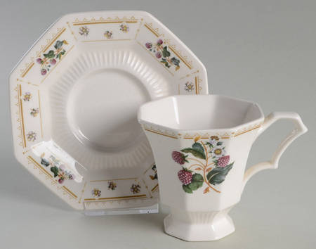 Orchard Footed Cup & Saucer Set
