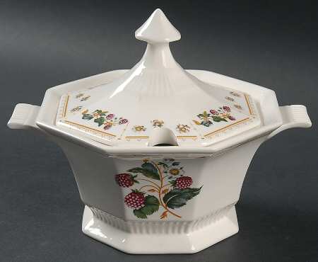 Orchard Sauce Boat & Lid