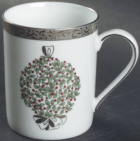Platinum Filigree Accent Mug