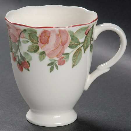 Precious Footed Mug