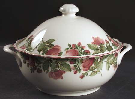 Precious 2.75 Qt Round Covered Casserole
