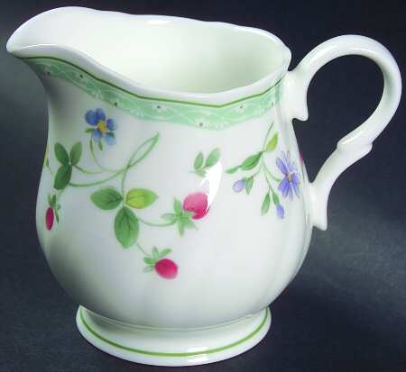 Promenade Creamer