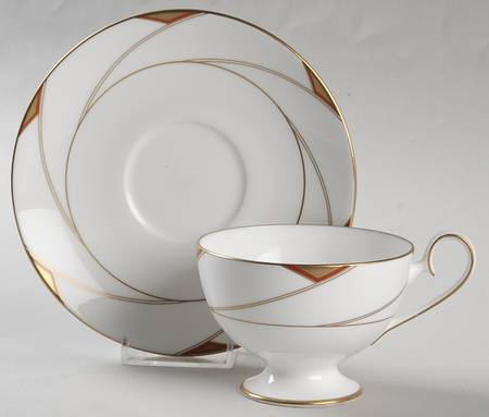 Rendezvous Footed Cup & Saucer Set