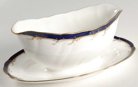 Rochelle Gravy Boat with Attached Underplate