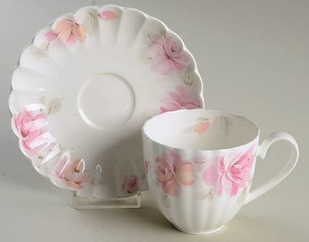 Rose Splendor Flat Cup & Saucer Set