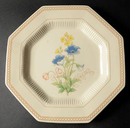 Spring Bouquet Dinner Plate
