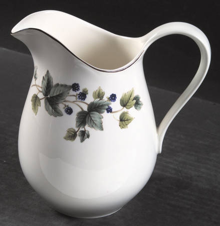 Wild Berry 32 Oz Pitcher