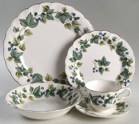 Wild Berry 5 Piece Place Setting