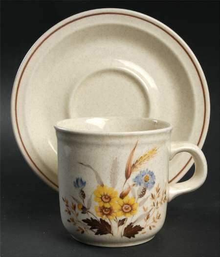 Woodrush Flat Cup & Saucer Set