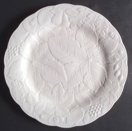 Woodbury White Service Plate (Charger)