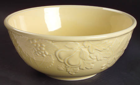 Woodbury Yellow 9" Mixing Bowl