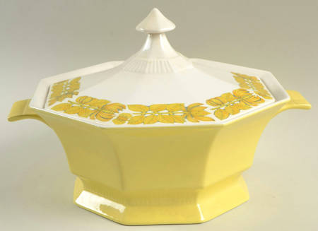 Yellow Bouquet 2 Qt Round Covered Casserole