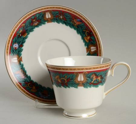 Yuletide Footed Cup & Saucer Set