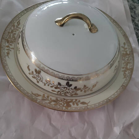 N1035 Muffin Dish & Lid