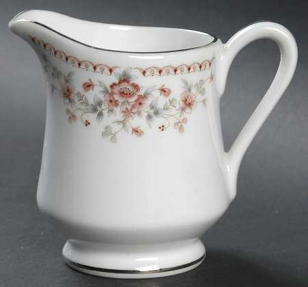 Allegro Creamer