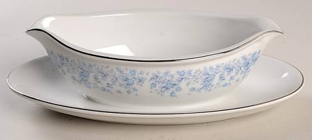 Bernadine Gravy Boat with Attached Underplate