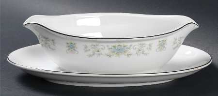 Casino Gravy Boat with Attached Underplate