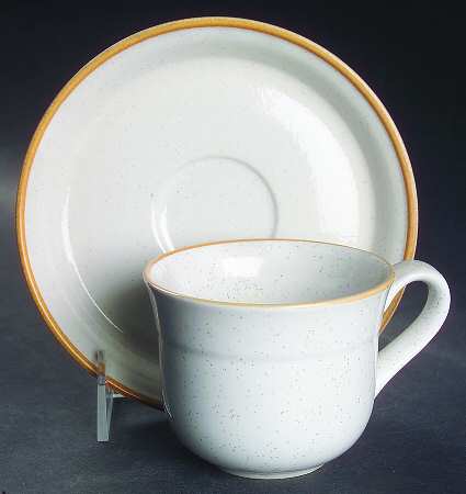Laurel Flat Cup & Saucer Set