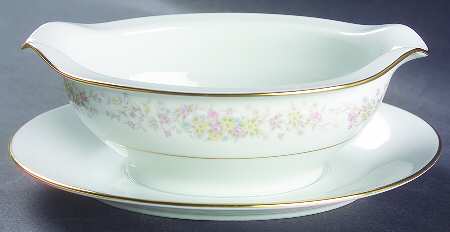 Lizbeth Gravy Boat with Attached Underplate