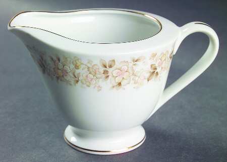 Oakbrook Creamer