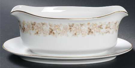 Oakbrook Gravy Boat with Attached Underplate