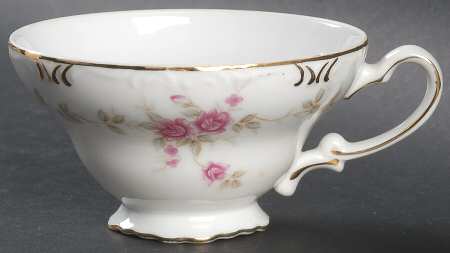 Caroline Footed Cup