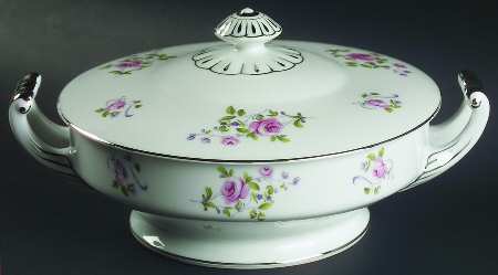 Chelsea Rose Round Covered Vegetable