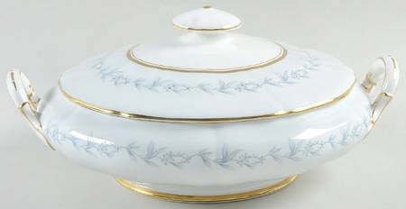 Morning Mist (Scalloped) Round Covered Vegetable