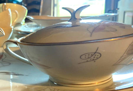 230 Sugar Bowl & Lid