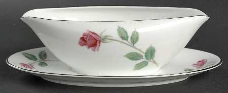 275 Gravy Boat with Attached Underplate