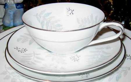 284 Flat Cup & Saucer Set