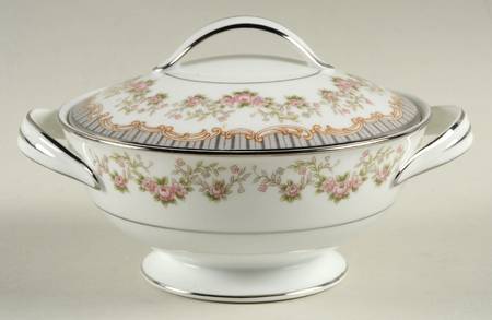 560 Sugar Bowl & Lid