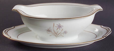 563 Gravy Boat with Attached Underplate