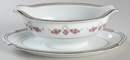 564 Gravy Boat with Attached Underplate