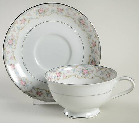 588 Footed Cup & Saucer Set