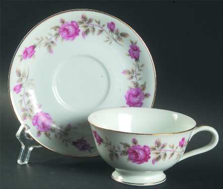 N1419 Footed Cup & Saucer Set