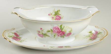 N1425 Gravy Boat with Attached Underplate