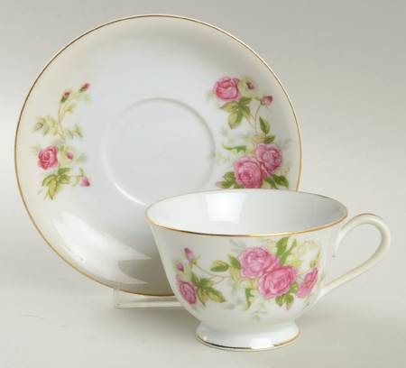 N1425 Footed Cup & Saucer Set
