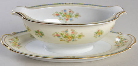 N1428 Gravy Boat with Attached Underplate