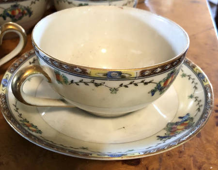N911 Flat Cup & Saucer Set