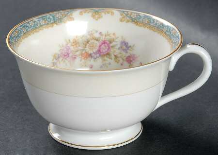 N915 Footed Cup