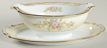 N916 Gravy Boat with Attached Underplate