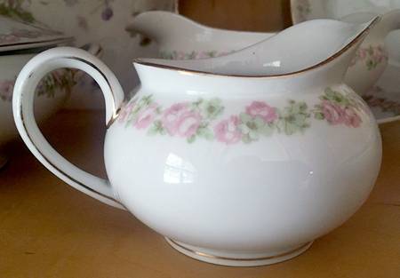 N1052 Creamer