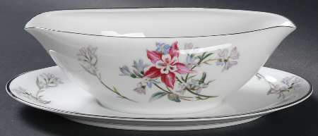 Verna (Platinum Trim) Gravy Boat with Attached Underplate